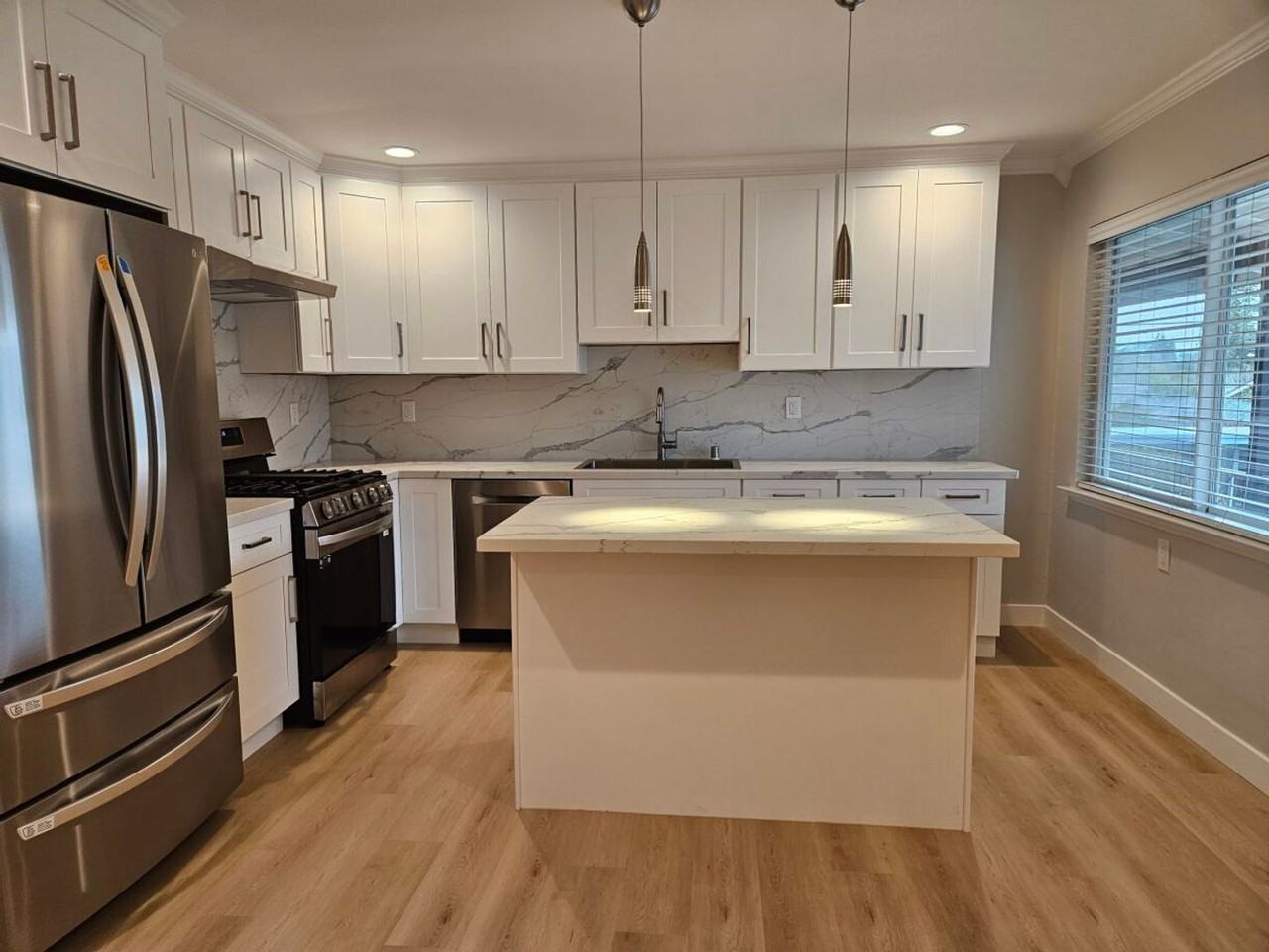 3087 Emerson St - Photo 6 of 26