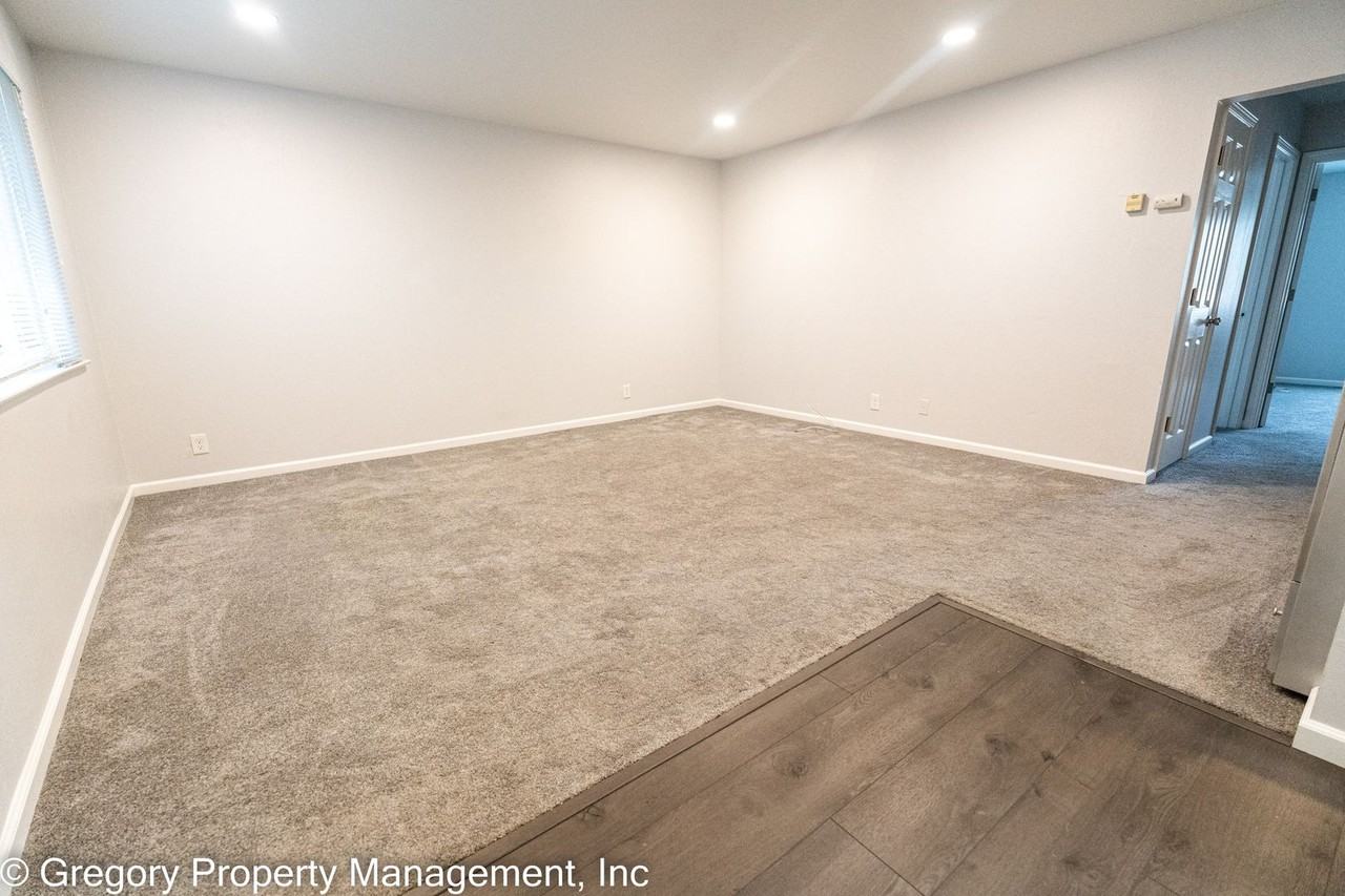 1817 Central Ave - Photo 2 of 33