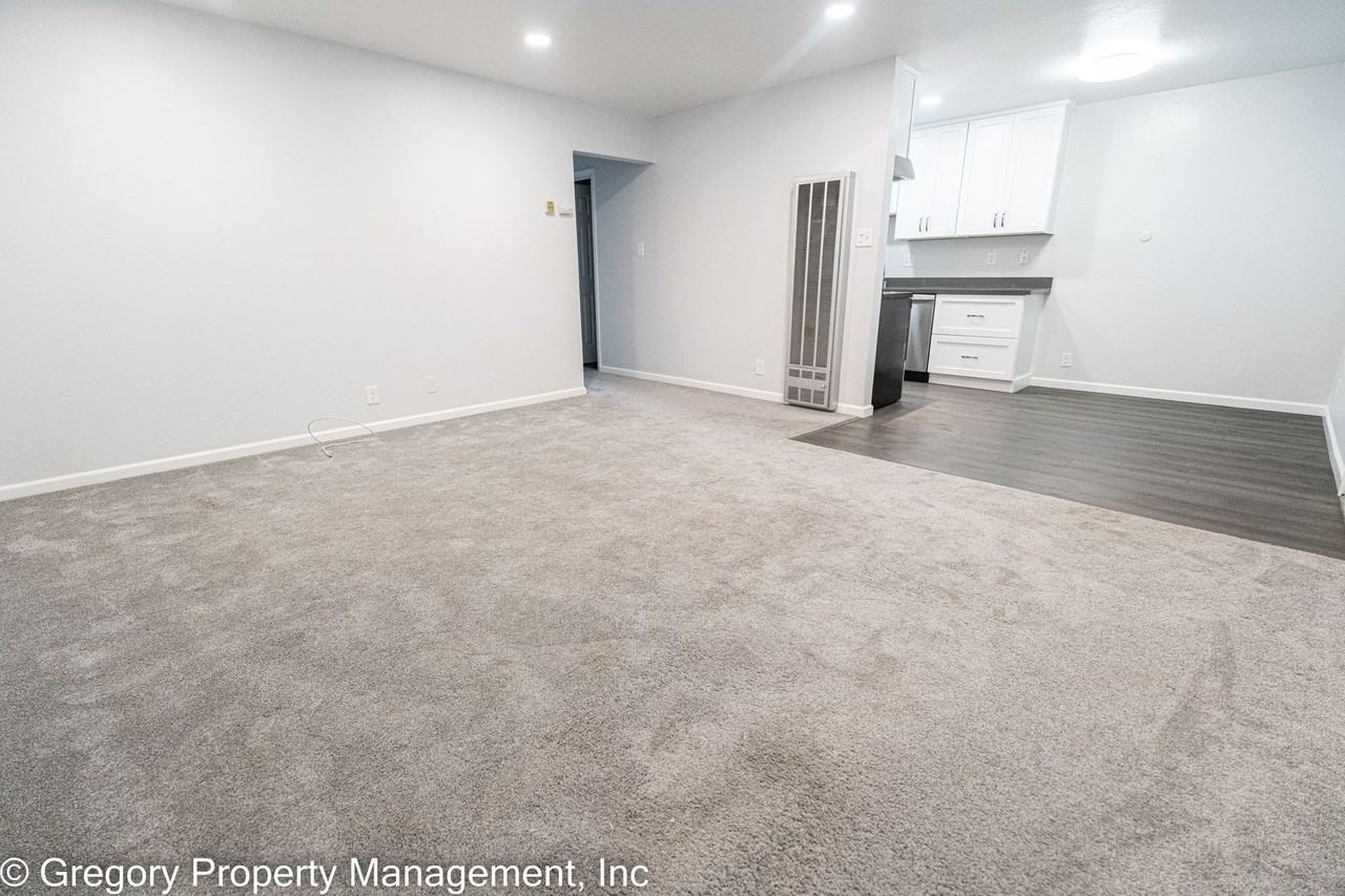 1817 Central Ave - Photo 3 of 33