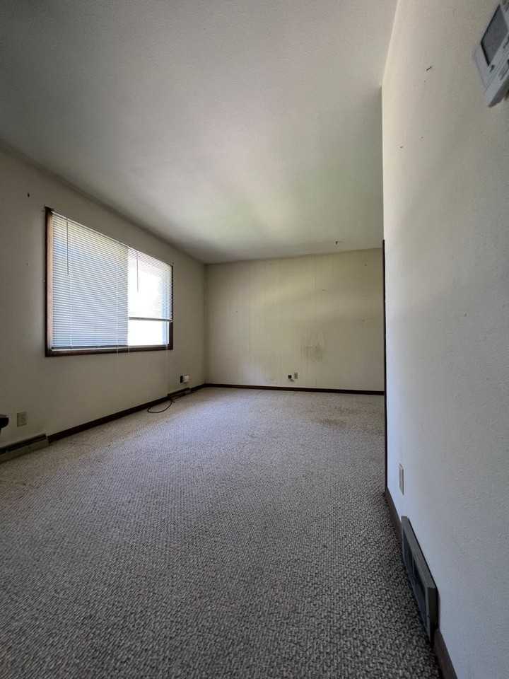 3417 Elm Dr - Photo 2 of 13