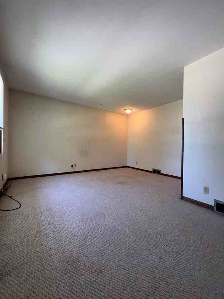 3417 Elm Dr - Photo 3 of 13