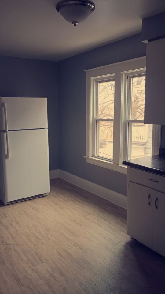 1817 60th St - Photo 2 of 6