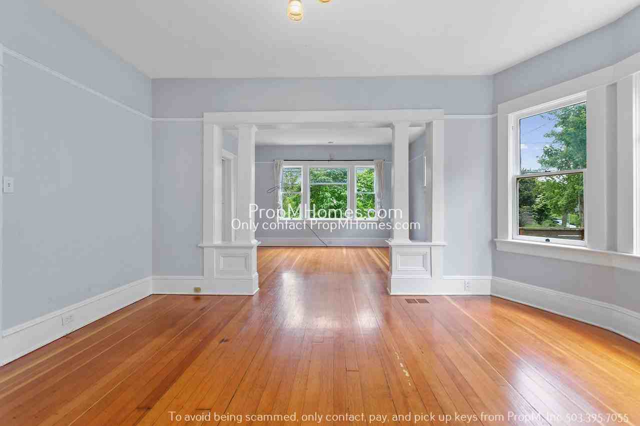 4017 Ne Rodney Ave - Photo 6 of 24