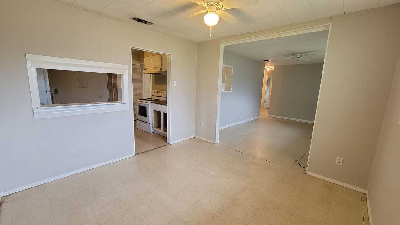 3406 Black Lake Cir - Photo 5 of 19