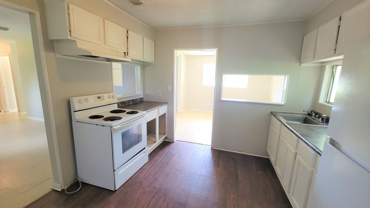 3406 Black Lake Cir - Photo 7 of 19