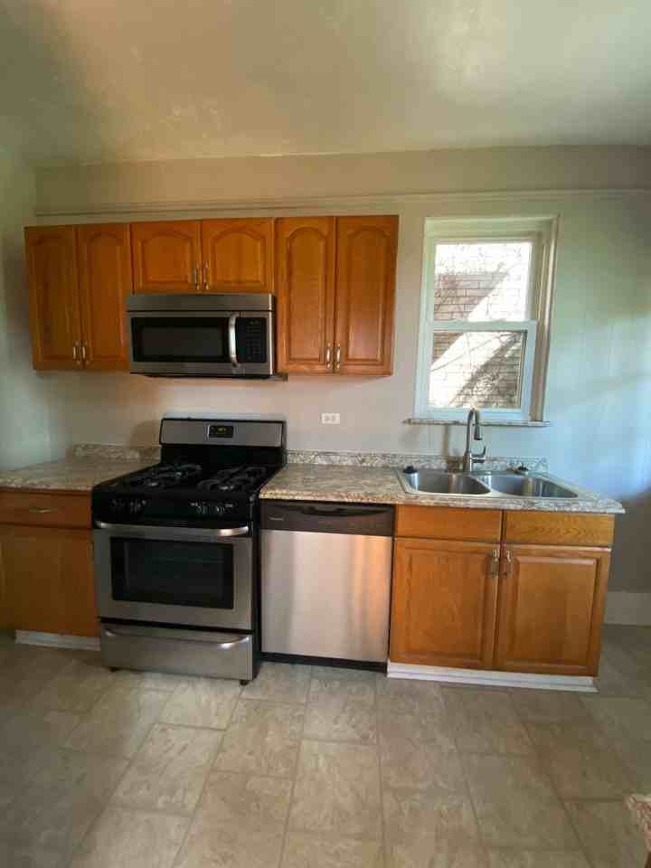 111 Harwood St - Photo 5 of 15