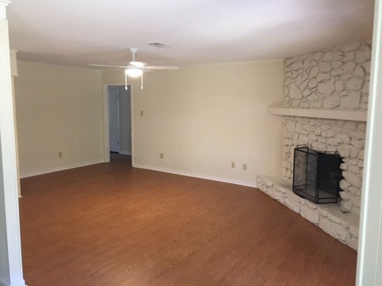 1115 Briar Creek Rd - Photo 4 of 16