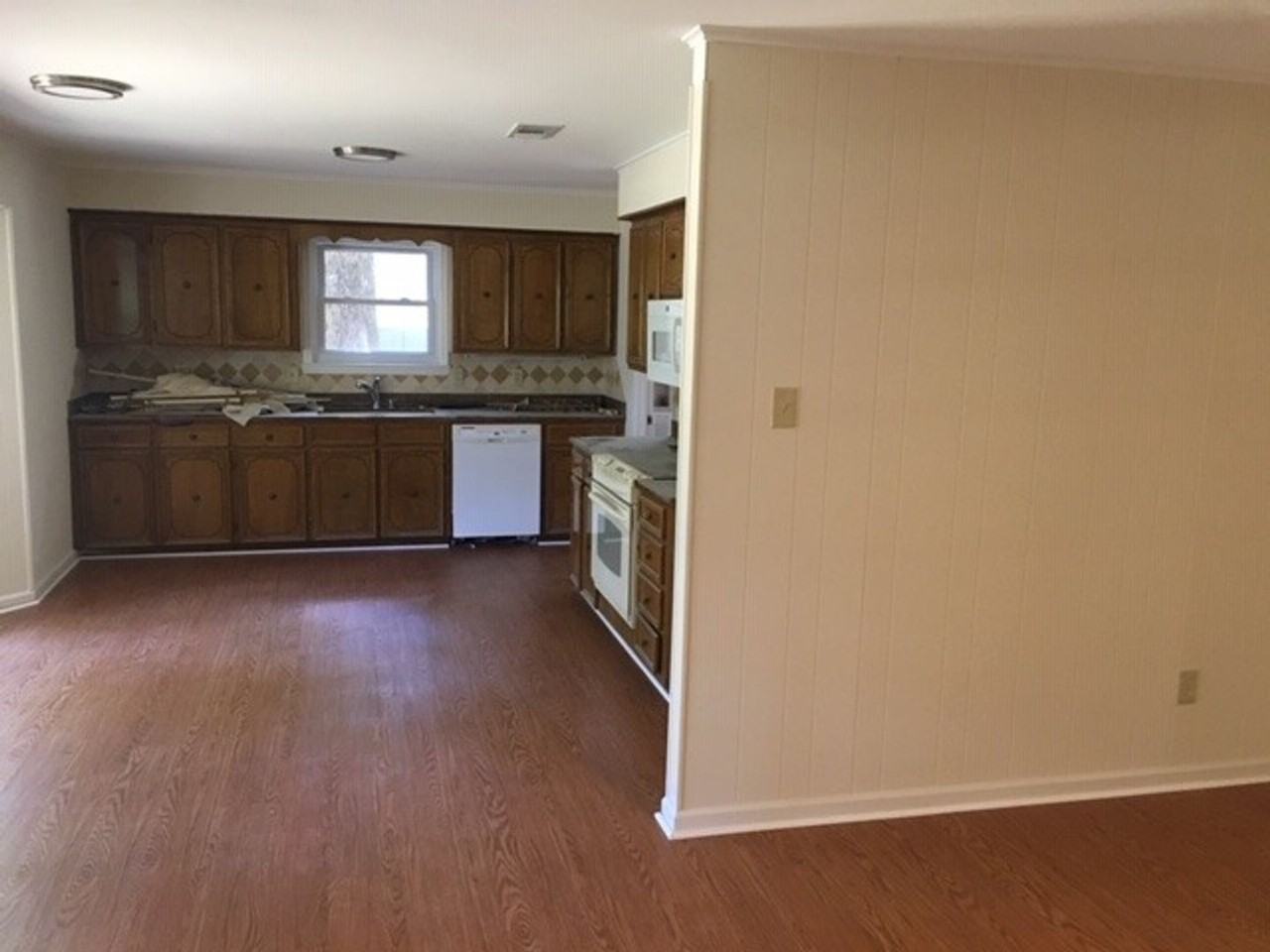 1115 Briar Creek Rd - Photo 5 of 16