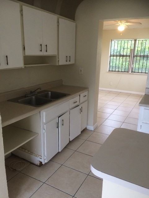 1429 Nw 24th Ave - Photo 5 of 13