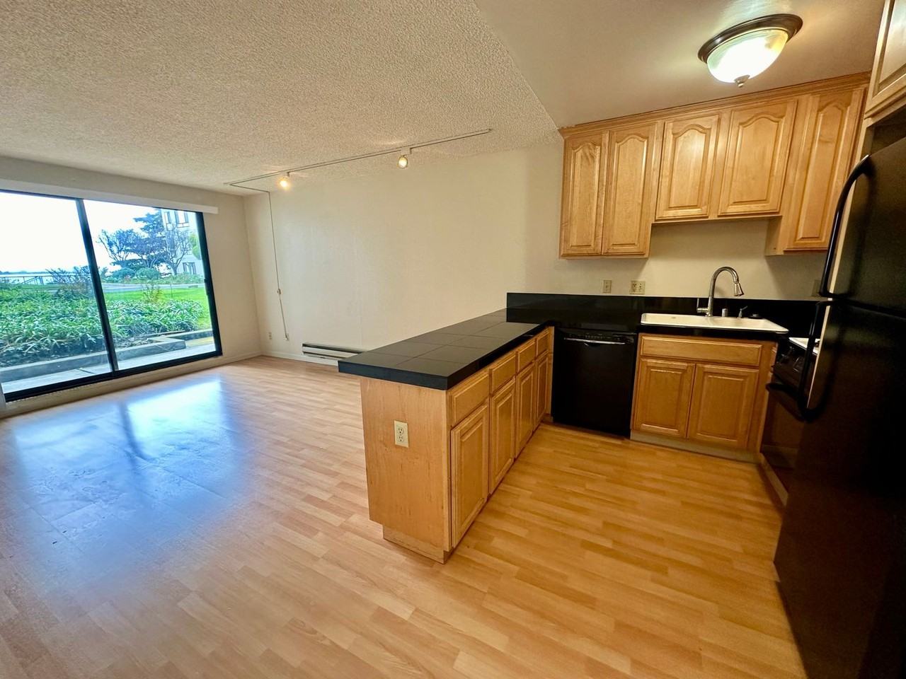 6 Commodore Dr #226