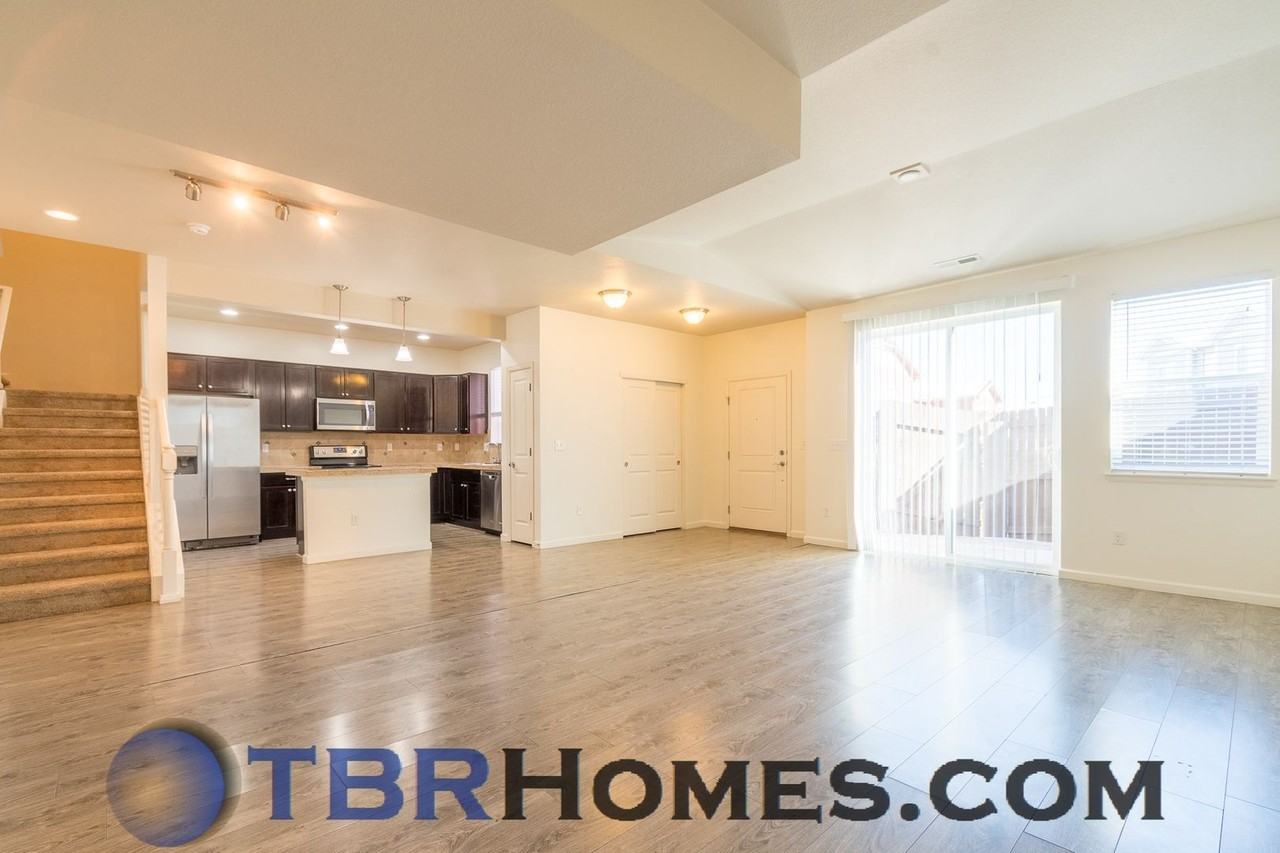 1797 Aspen Meadows Cir - Photo 3 of 22