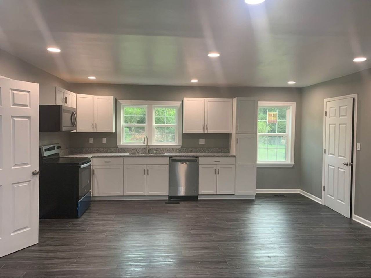 2408 Crescent Club Dr - Photo 3 of 11