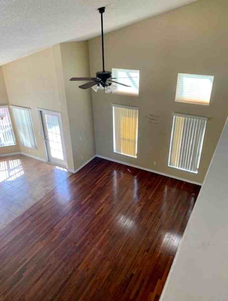 715 Riggs Cir - Photo 7 of 28