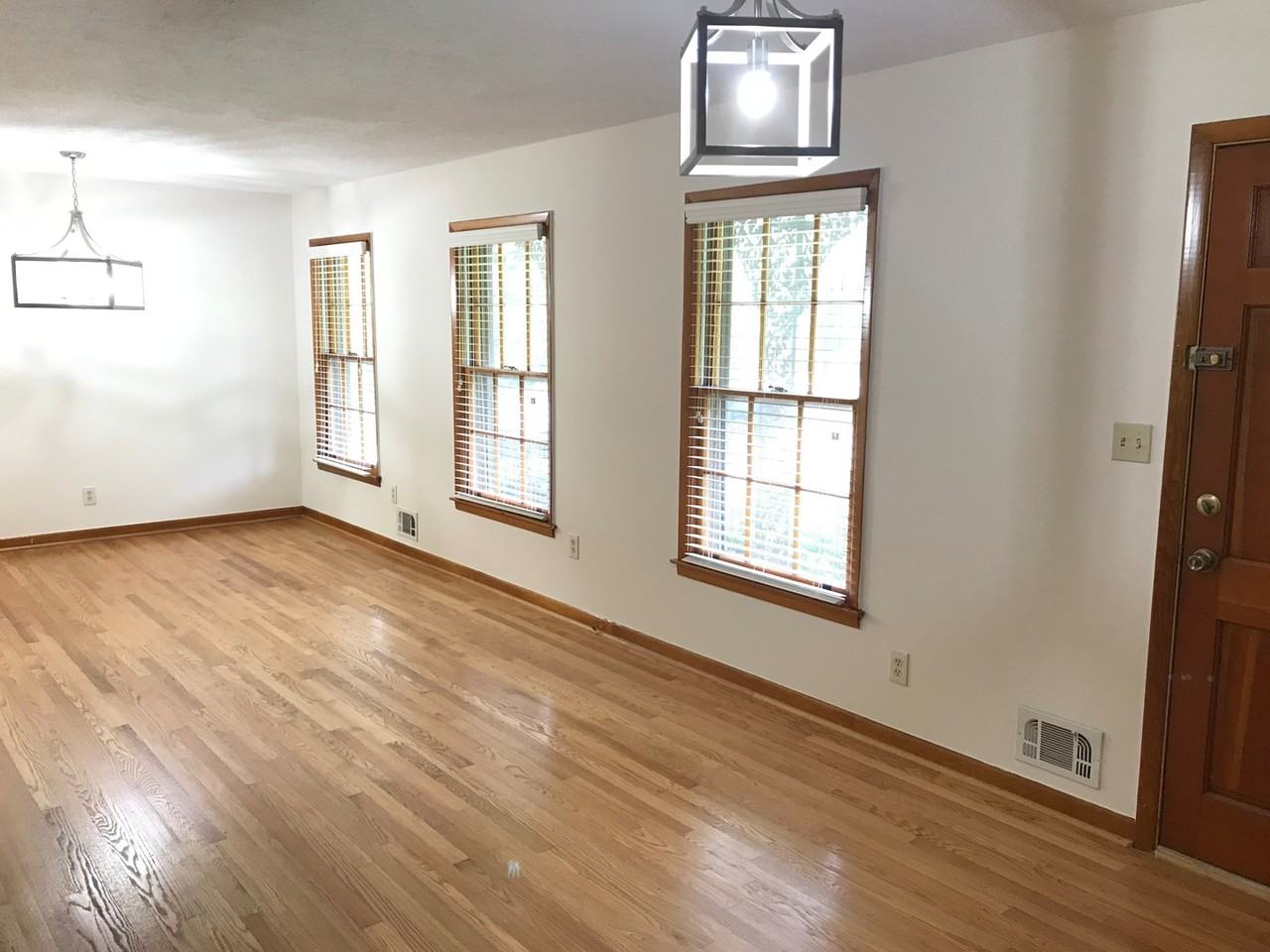 1321 Mary Dale Dr Sw - Photo 3 of 24