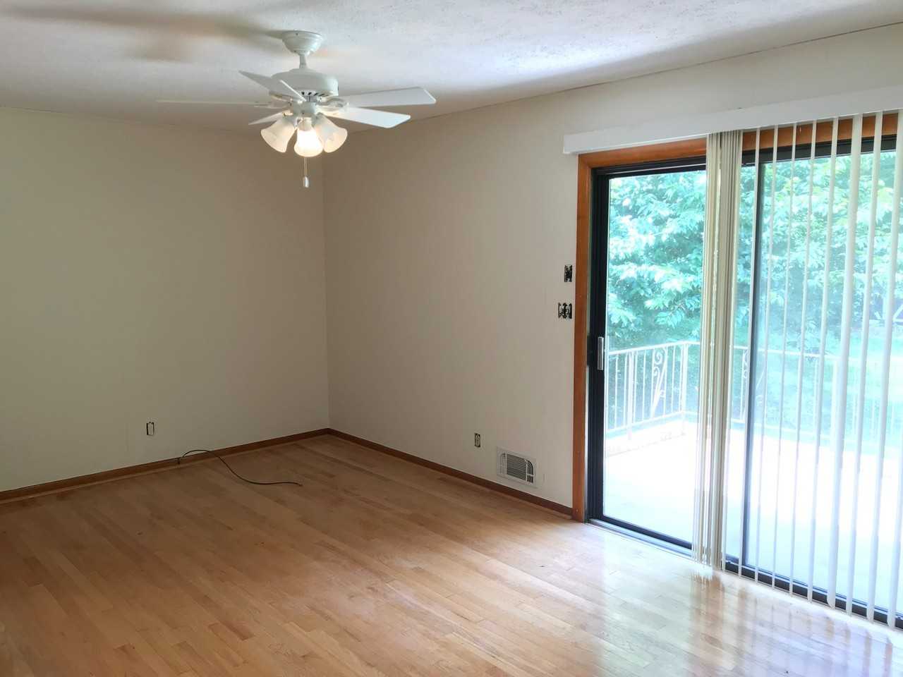 1321 Mary Dale Dr Sw - Photo 4 of 24