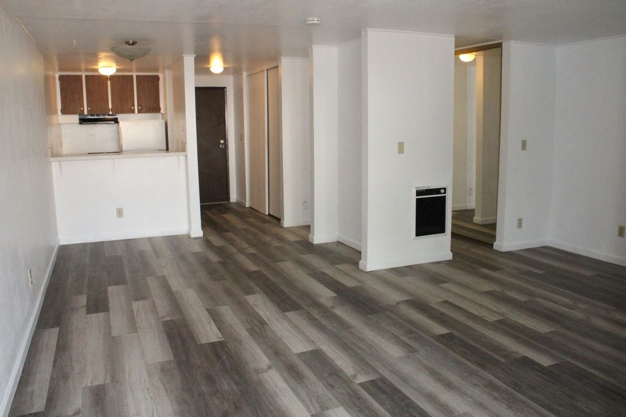 2005 Pleasant Valley Ave