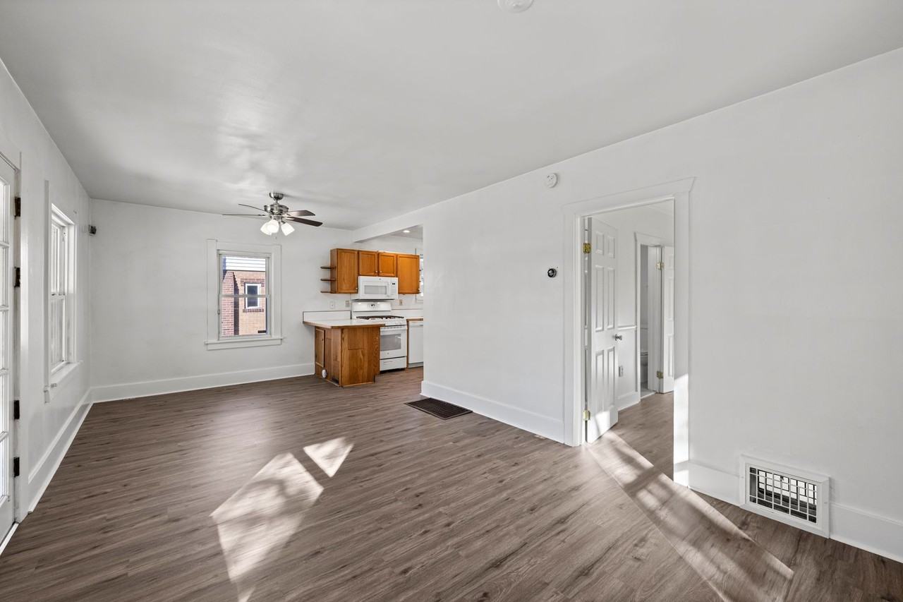 2058 S Corona St - Photo 4 of 38