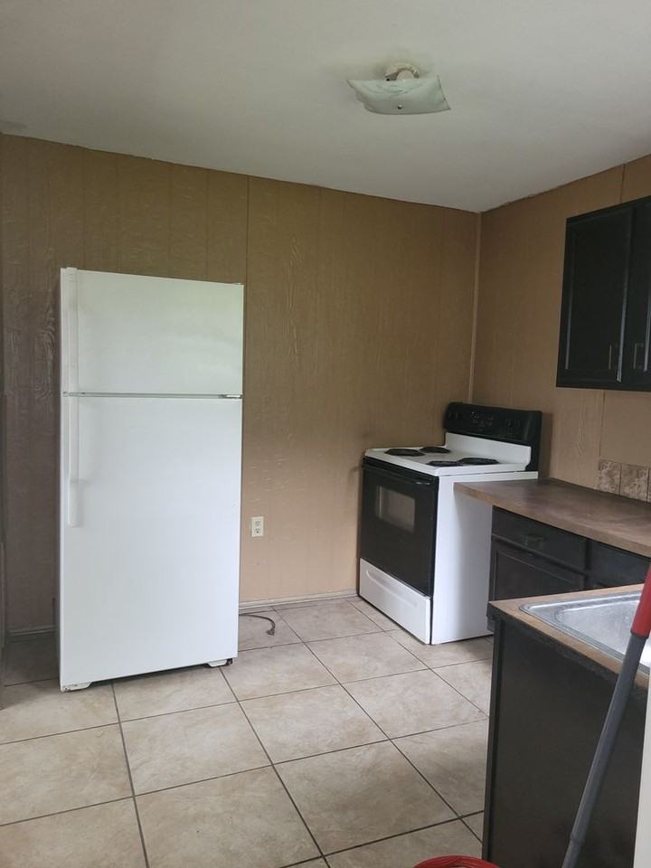 1545 N Chautauqua Ave - Photo 7 of 21