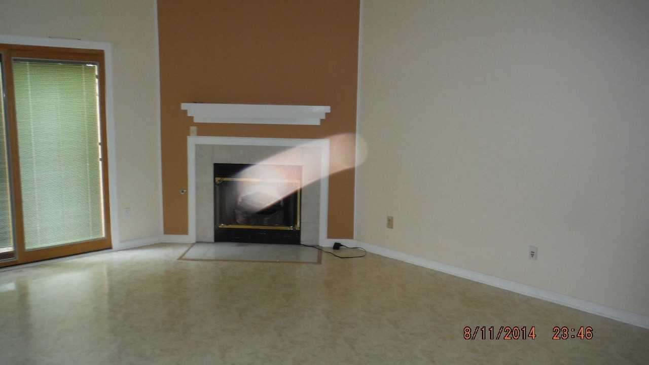 1311 Stillwater Ct - Photo 2 of 10