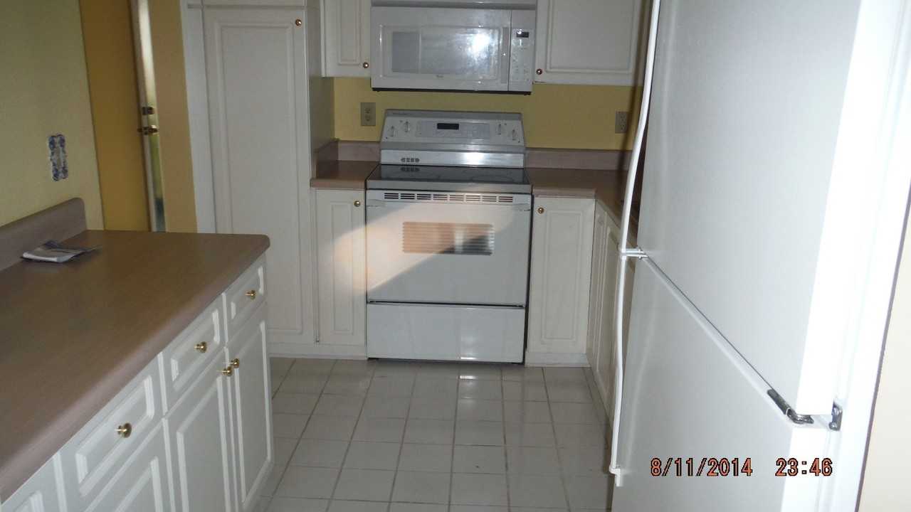 1311 Stillwater Ct - Photo 3 of 10