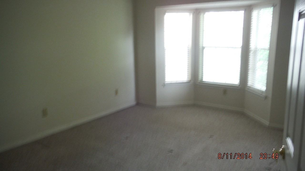 1311 Stillwater Ct - Photo 6 of 10