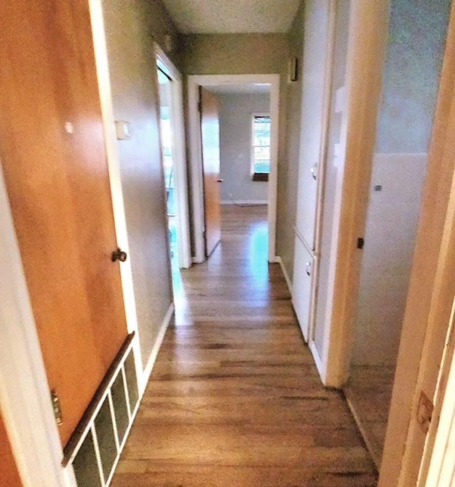 2315 35th St - Photo 5 of 9