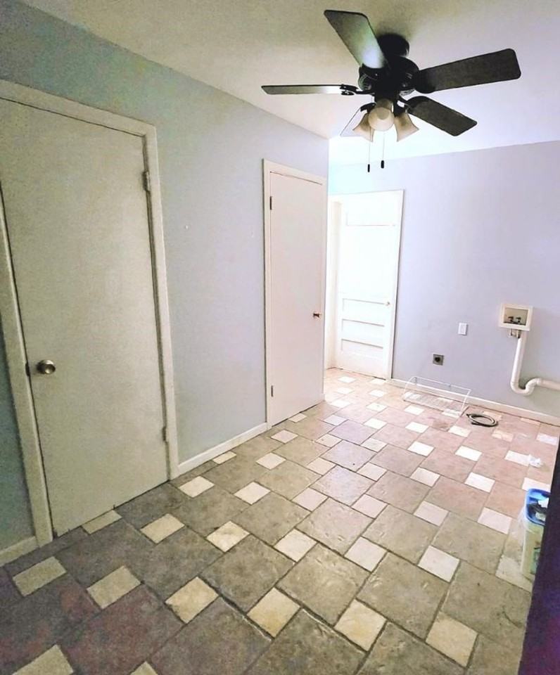 2315 35th St - Photo 6 of 9