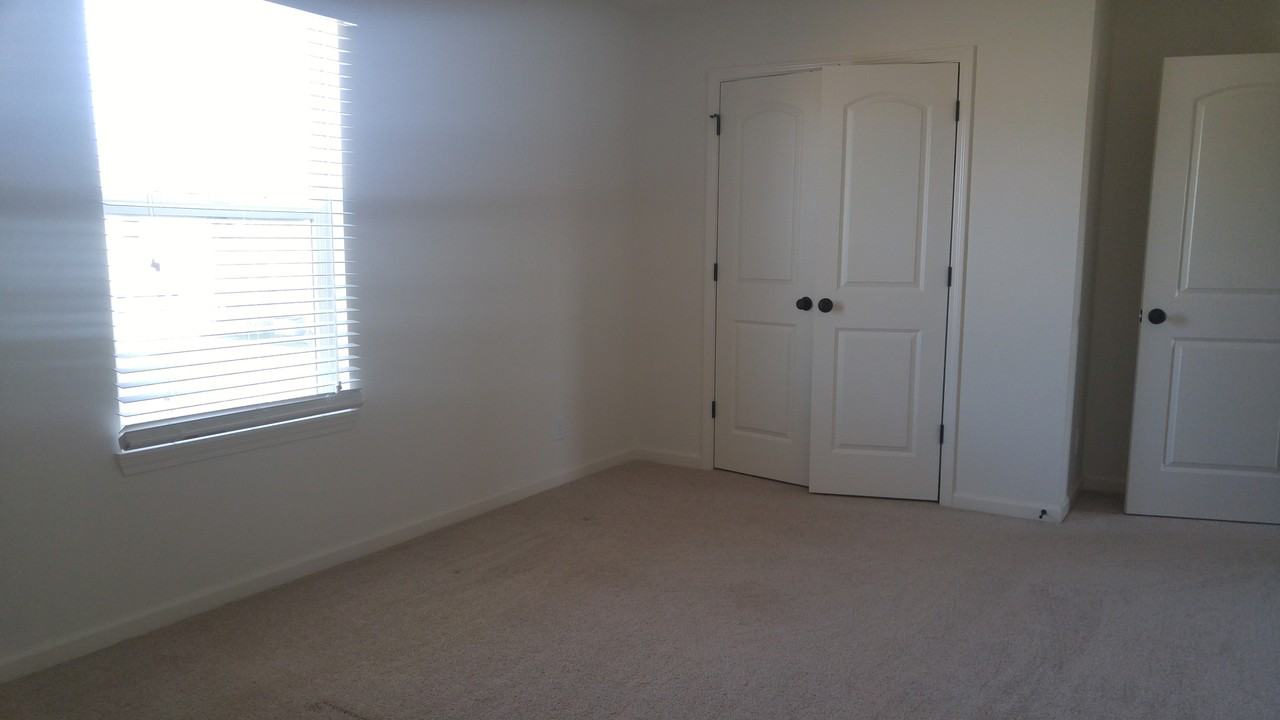 2891 Biscayne Ct - Photo 4 of 29