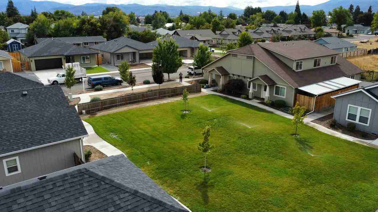 171 Mellecker Way - Photo 5 of 39