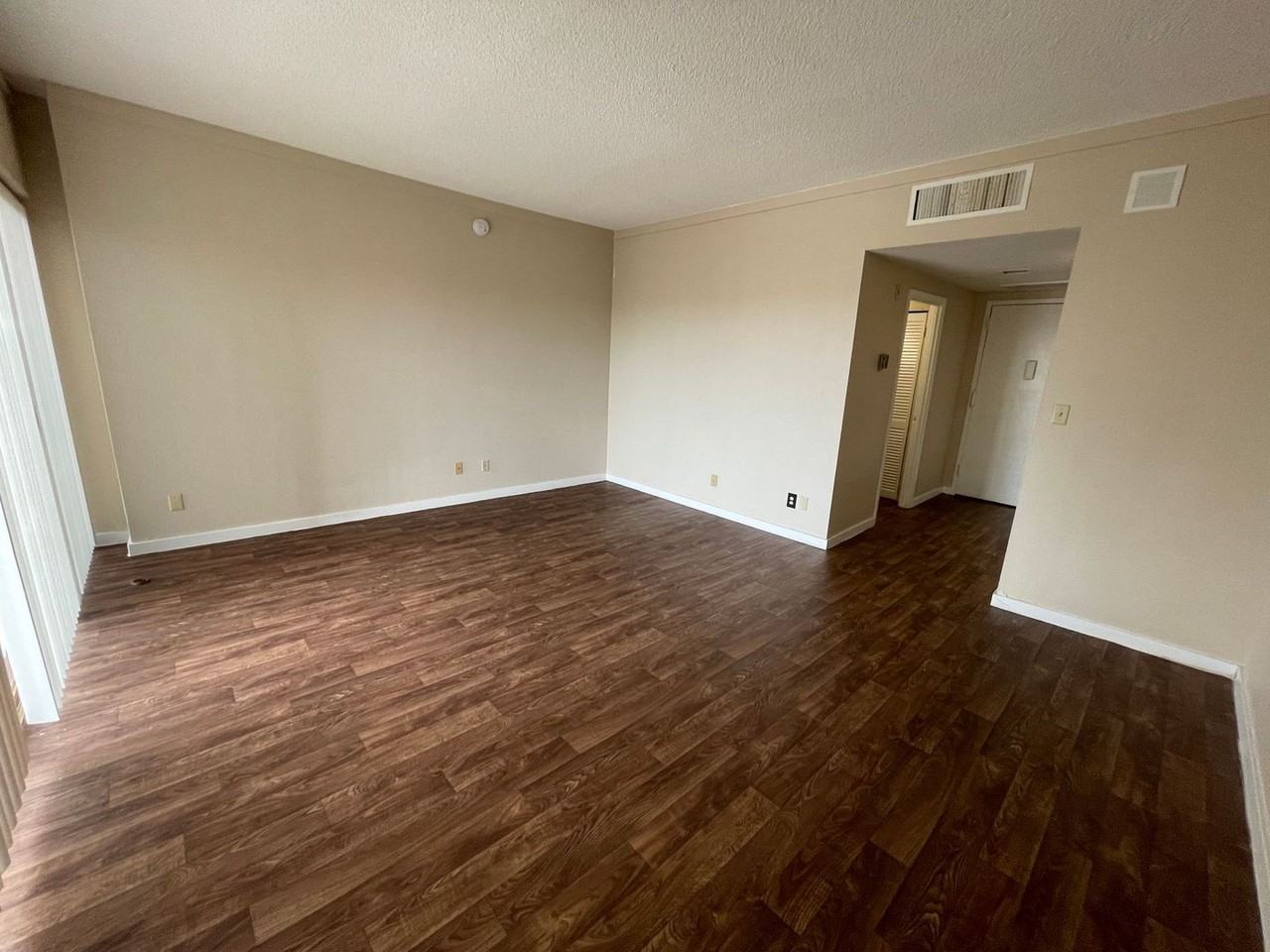 4750 N Central Ave #4S - Photo 3 of 12