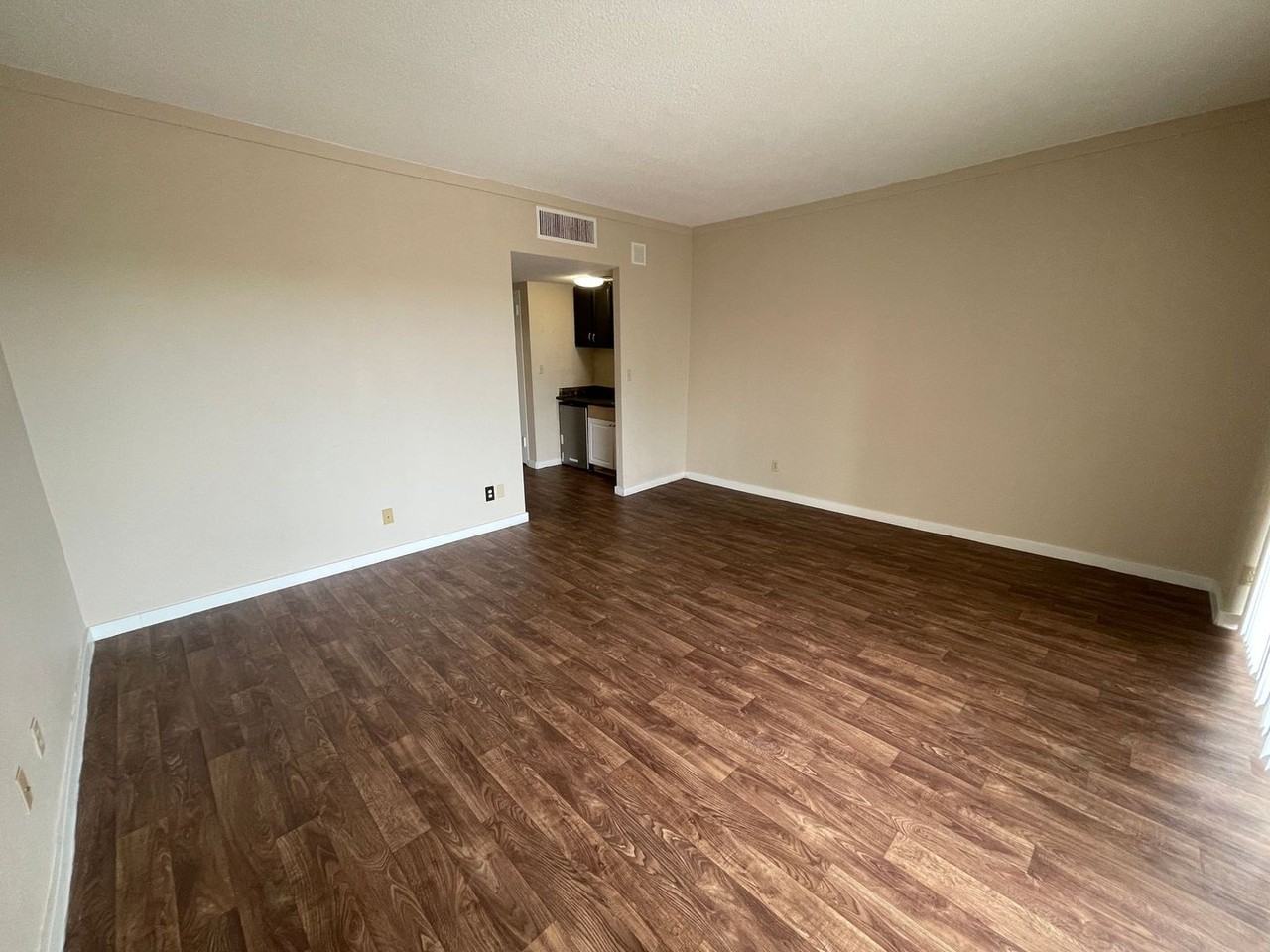 4750 N Central Ave #4S - Photo 4 of 12