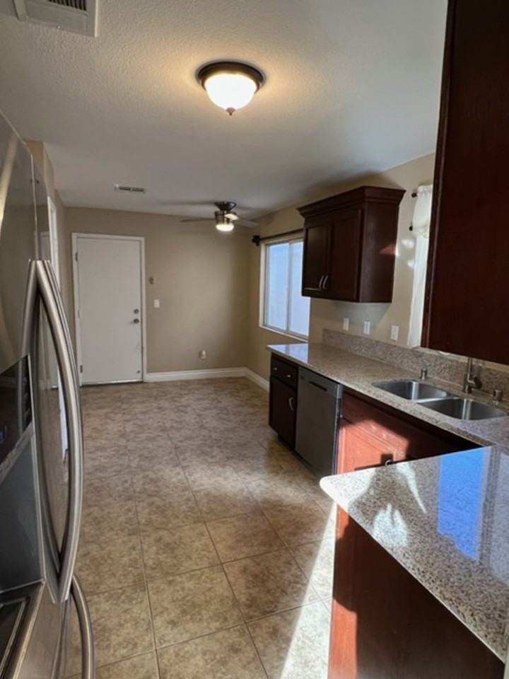 4105 Abrams Ave - Photo 2 of 19