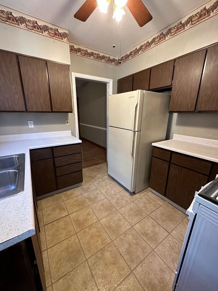 3561 Beechwood Blvd - Photo 7 of 14