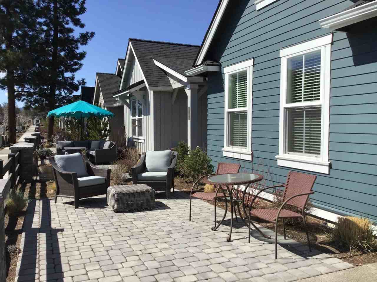 2740 Nw Ordway Ave - Photo 3 of 50