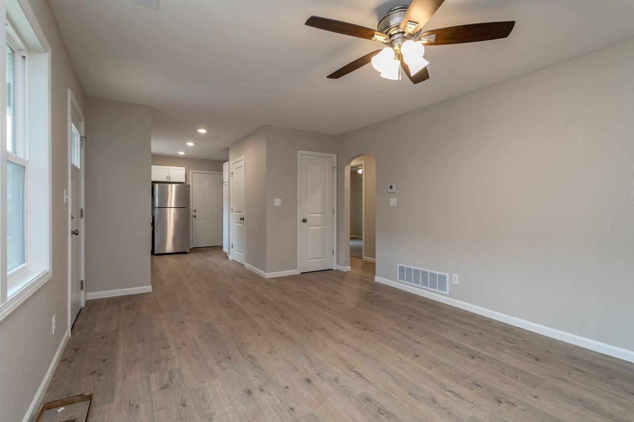 303 Sanford Ave - Photo 6 of 16