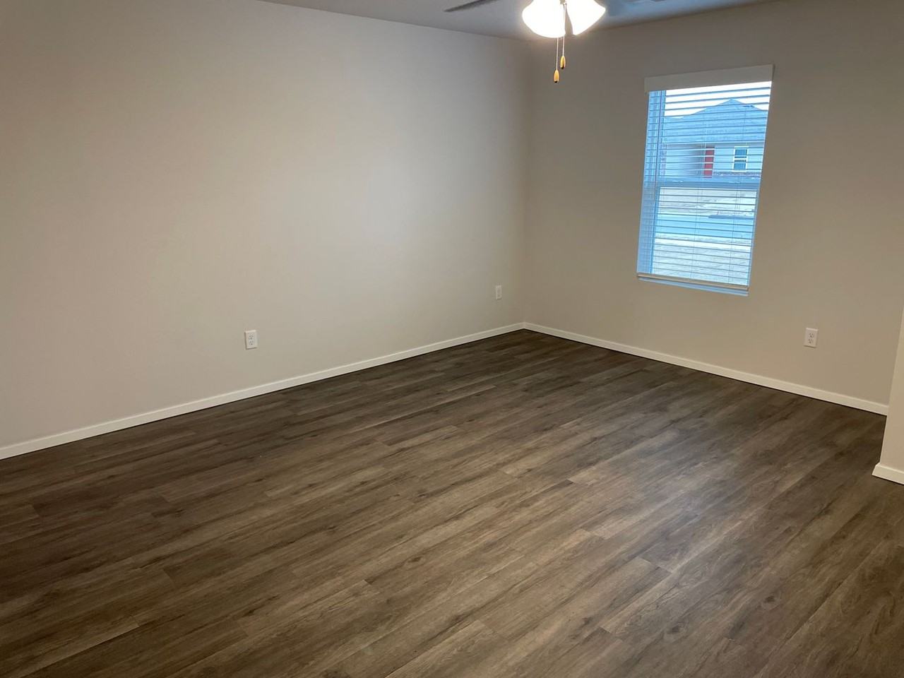 3301 E Jacob Ln - Photo 5 of 16