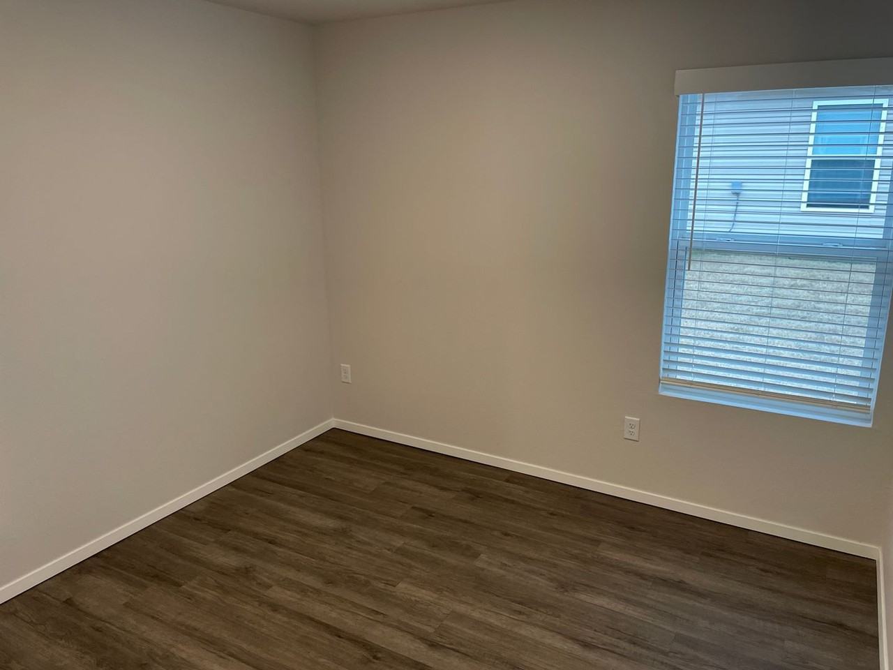 3301 E Jacob Ln - Photo 7 of 16