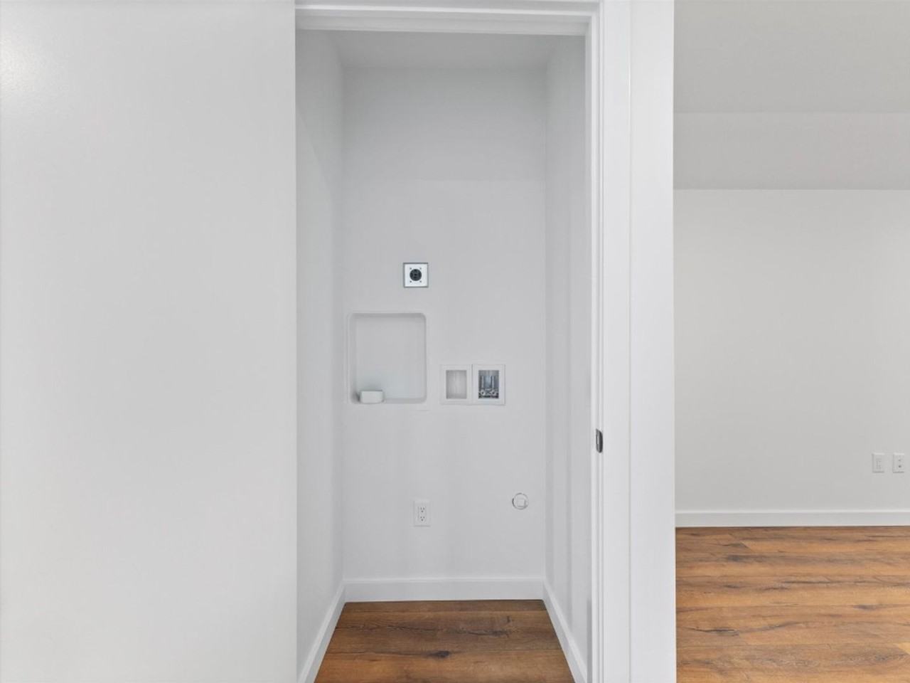 2967 S 27th Ave - Photo 4 of 9