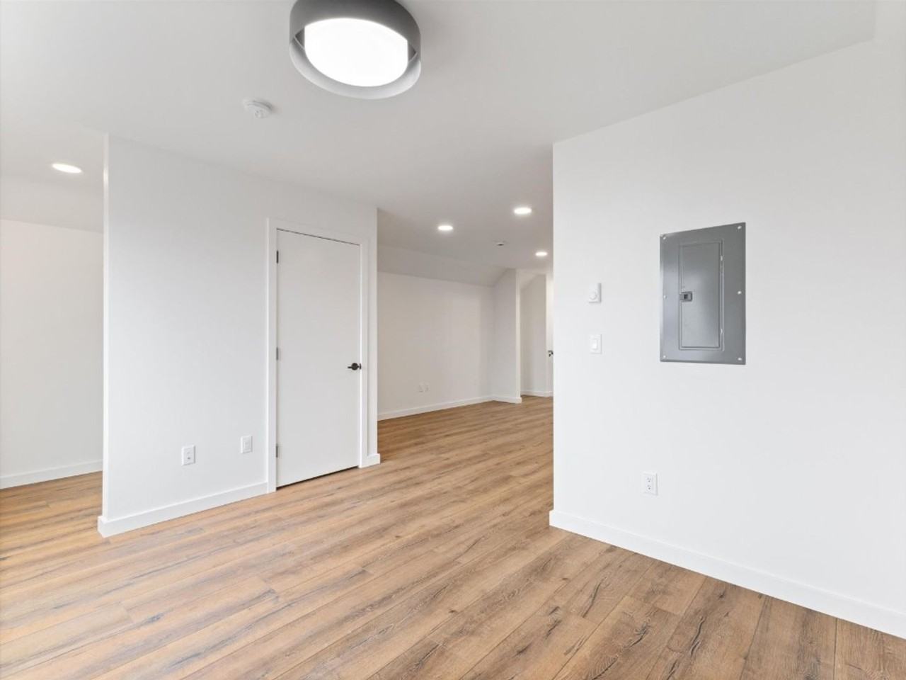 2967 S 27th Ave - Photo 6 of 9