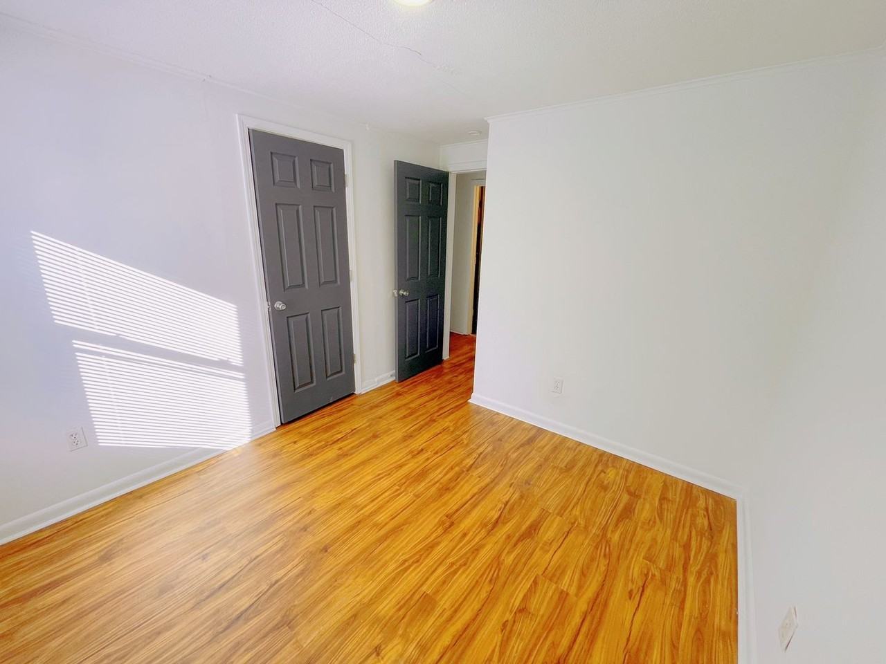 2528 Glenbrook Dr - Photo 7 of 12