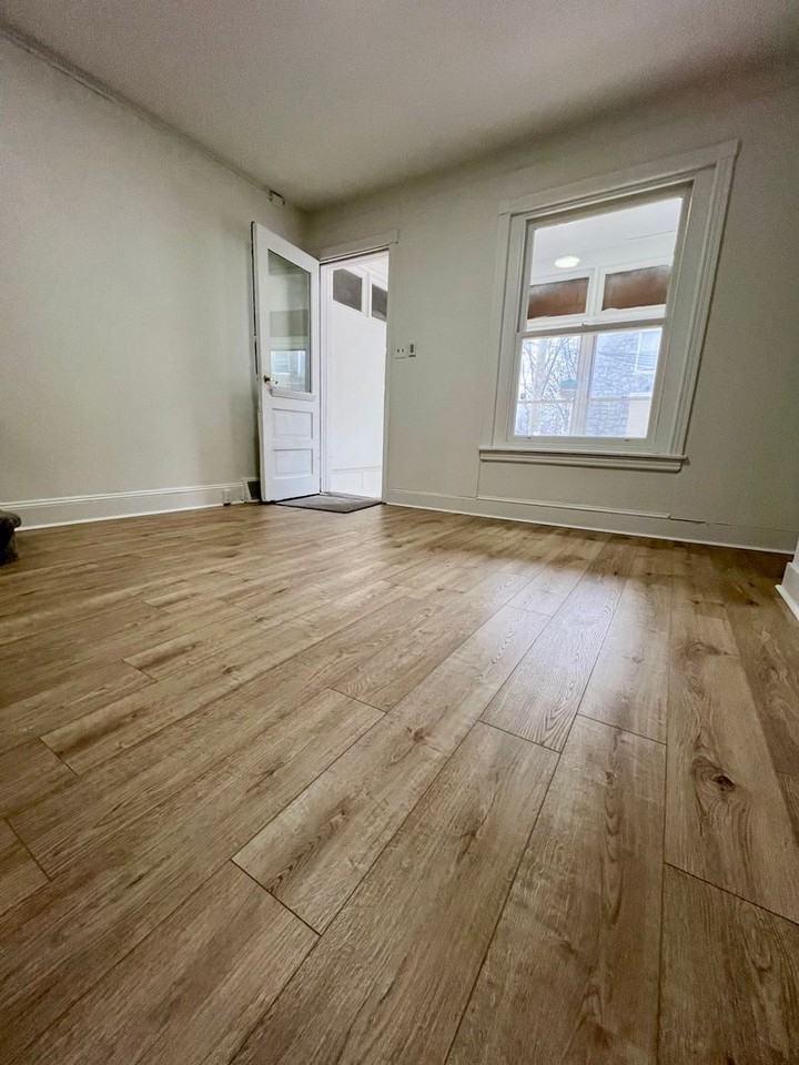 1917 S Cecil St - Photo 3 of 17