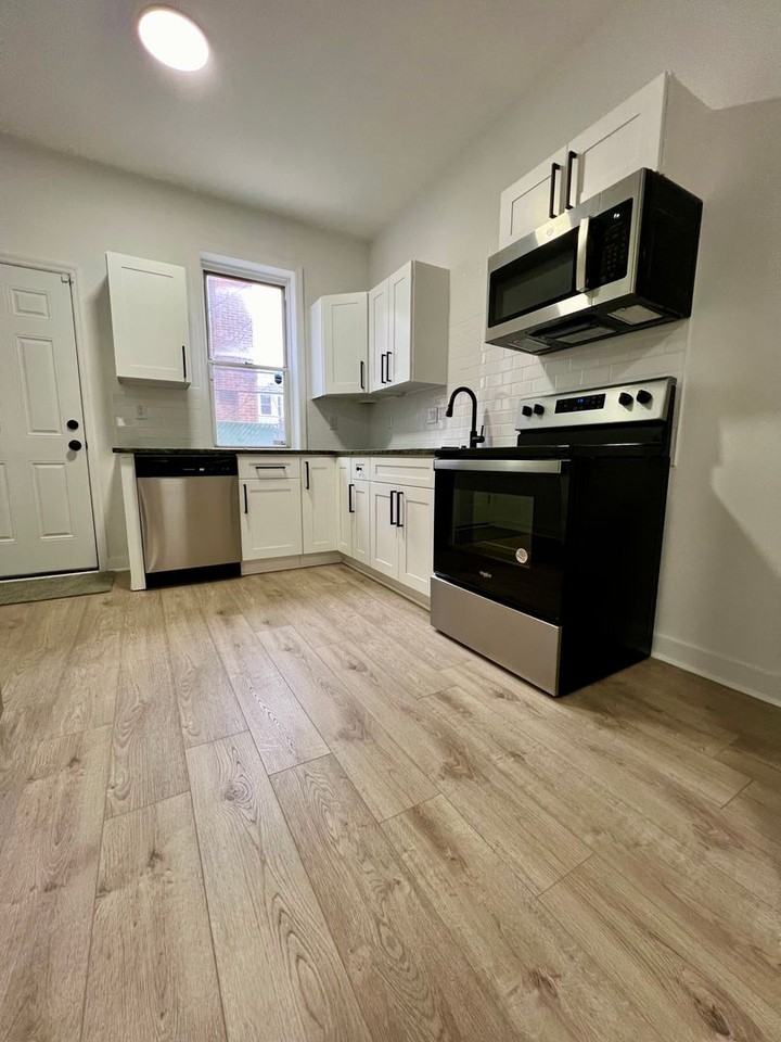 1917 S Cecil St - Photo 5 of 17