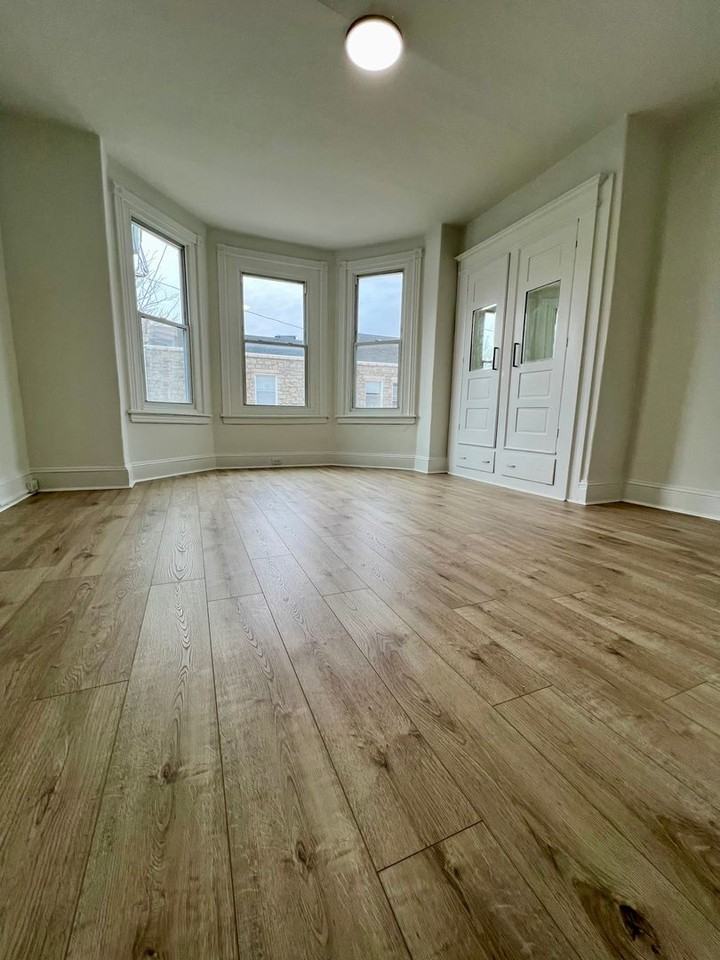 1917 S Cecil St - Photo 7 of 17