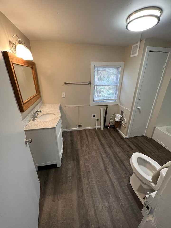 215 N Birch St - Photo 2 of 8