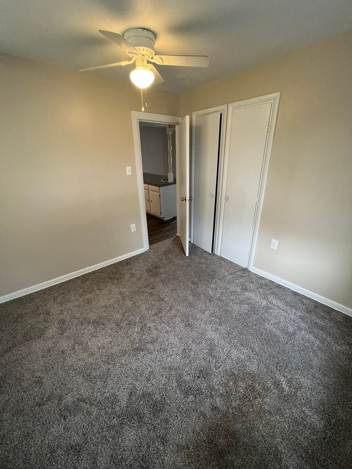 215 N Birch St - Photo 5 of 8