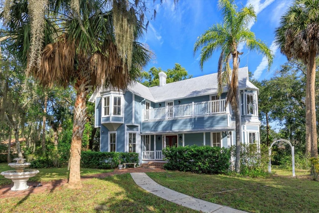 593 W Church Ave - Photo 2 of 31