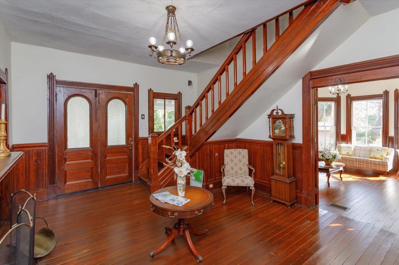 593 W Church Ave - Photo 6 of 31