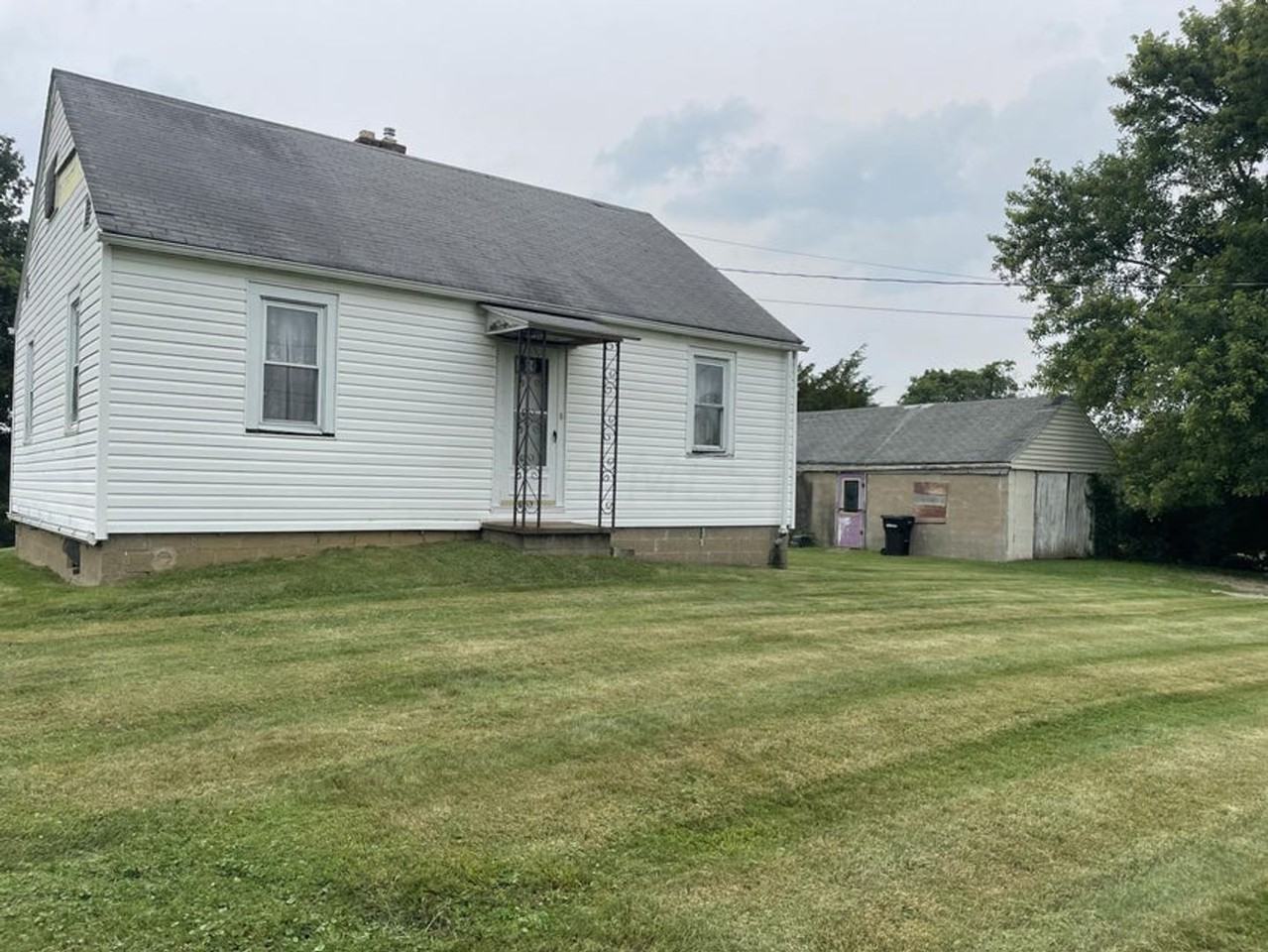 1411 Sunrise Ave - Photo 2 of 3