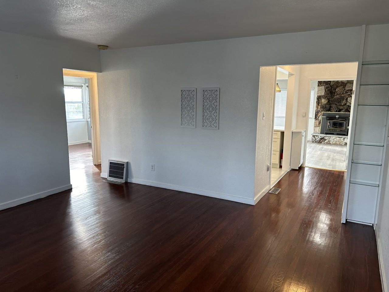 1229 Maple Ave - Photo 3 of 24