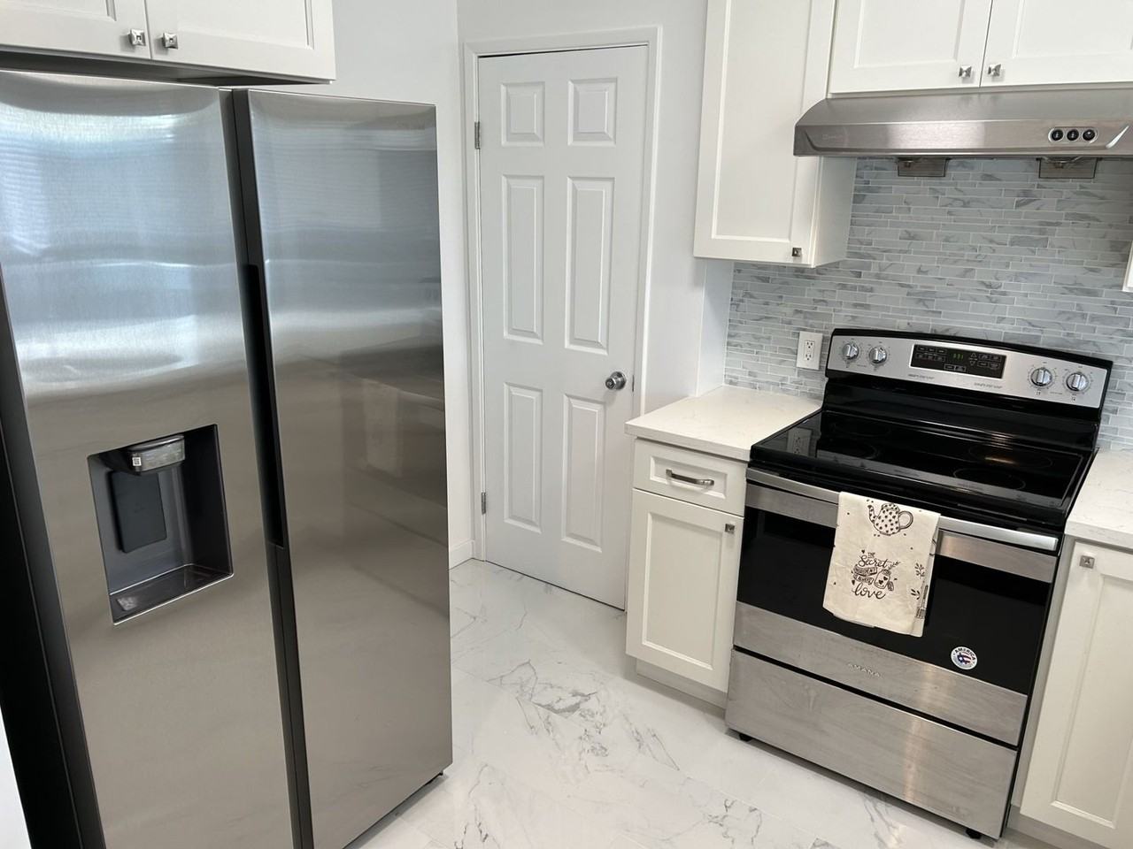 1229 Maple Ave - Photo 5 of 24